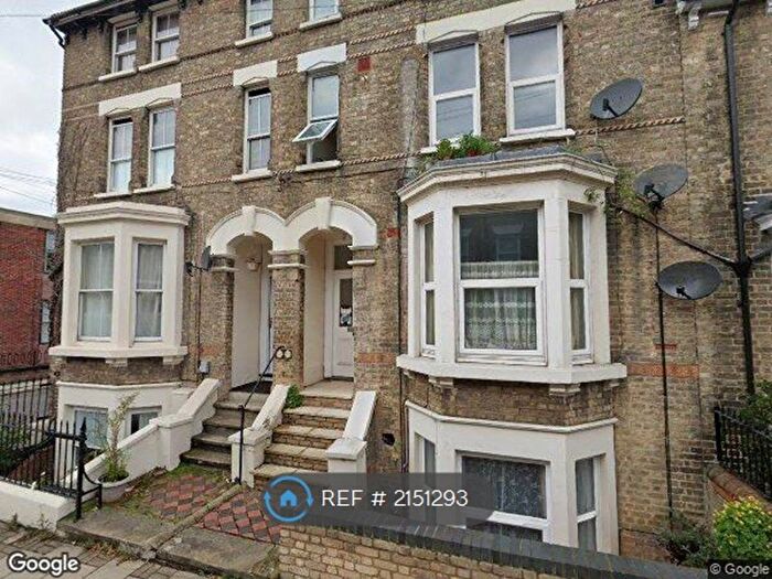 1 Bedroom Flat To Rent In Adelaide Square, Bedford, MK40