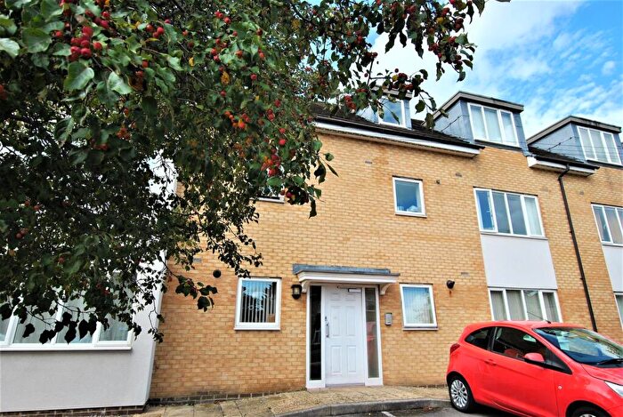 2 Bedroom Flat For Sale In Ridgemount Gardens, Whitchurch, BS14