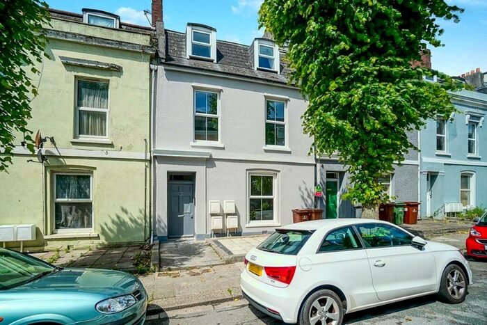 2 Bedroom Flat To Rent In Victoria Place, Stoke, Plymouth, PL2