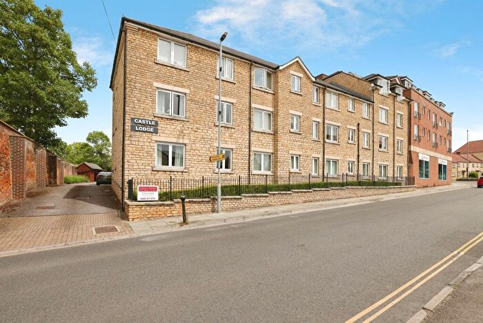 1 Bedroom Apartment For Sale In Gladstone Road, Chippenham, SN15