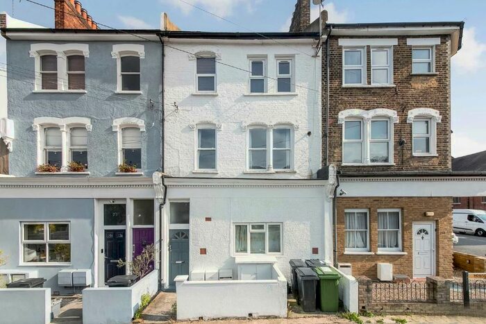 1 Bedroom Flat To Rent In Howson Road, London, SE4