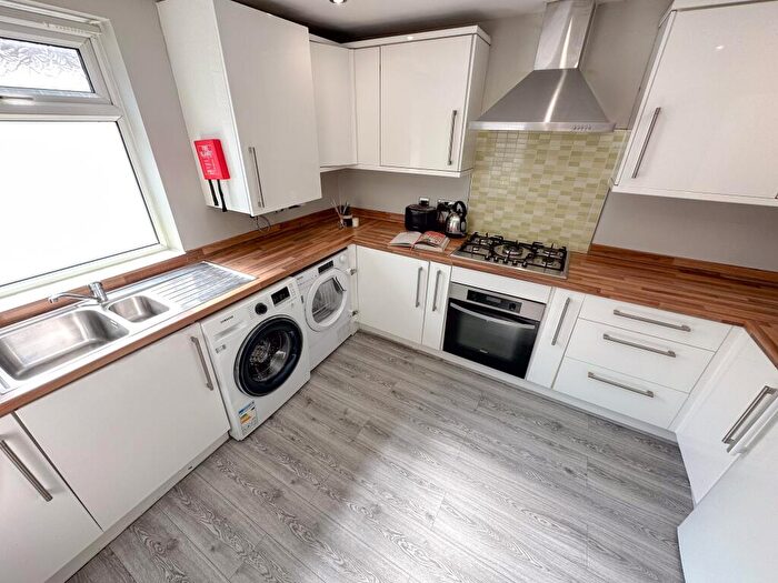 4 Bedroom Terraced House To Rent In Romer Road, L6