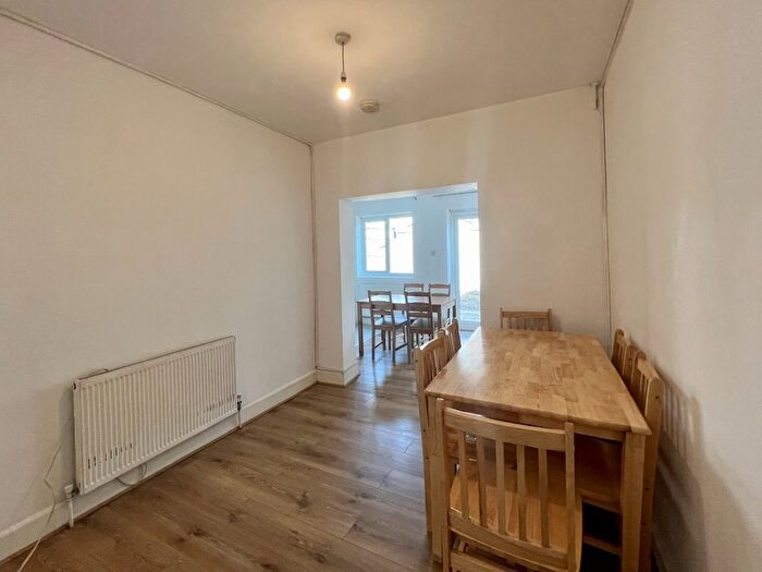 6 Bedroom Terraced House To Rent In Valnay Street, SW17