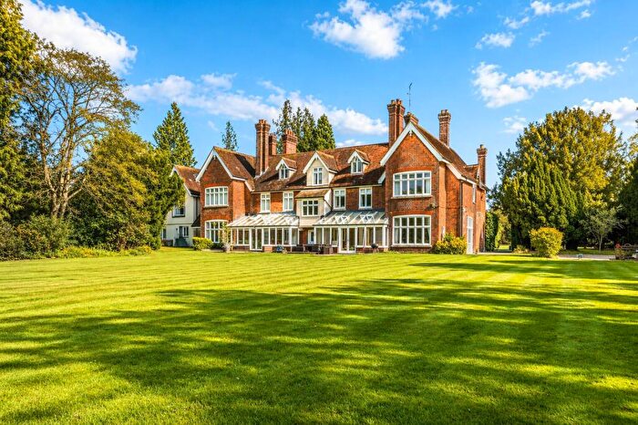 2 Bedroom Apartment For Sale In Astwick Manor, Coopers Green Lane, Hatfield, Hertfordshire, AL10