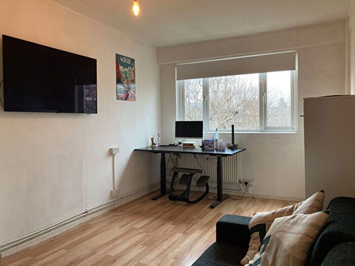Studio For Sale In Nelson Square, Southwark, London, SE1