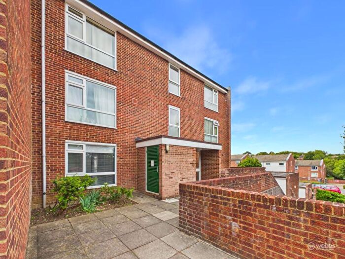 1 Bedroom Flat For Sale In Holmbury Grove, Forestdale, Croydon, CR0