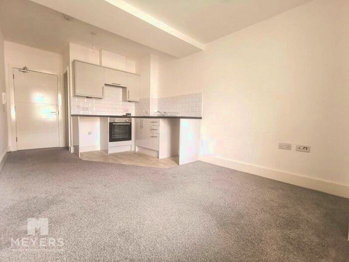 1 Bedroom Apartment To Rent In Fernwood Court, - Christchurch Road, Bournemouth, BH1
