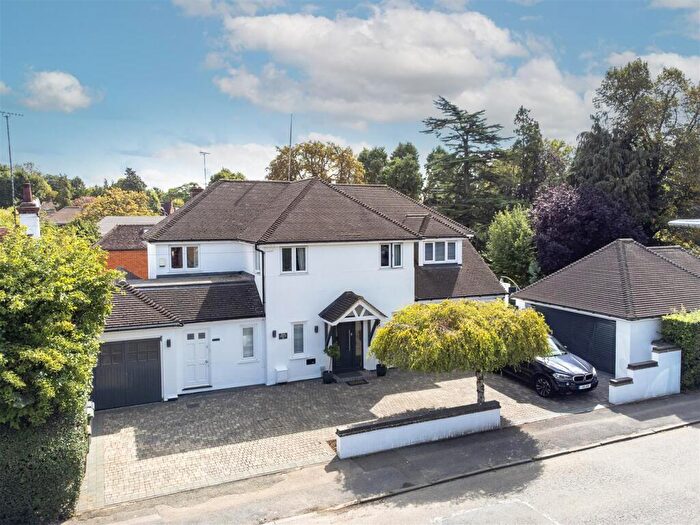 6 Bedroom Detached House For Sale In Clarence Road, Harpenden, AL5