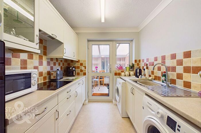 2 Bedroom Semi-Detached Bungalow For Sale In Wherry Reach, Acle, Norwich, NR13