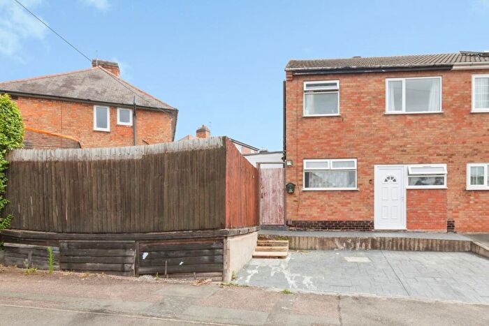 3 Bedroom Semi Detached House For Sale In Heather Road, Leicester, Leicestershire, LE2