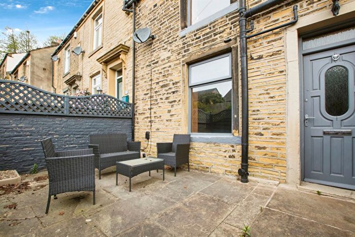 2 Bedroom Terraced House For Sale In Cain Lane, Halifax, HX3