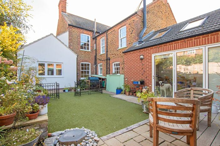 5 Bedroom Semi-Detached House For Sale In Lincoln Street, Hunstanton, PE36