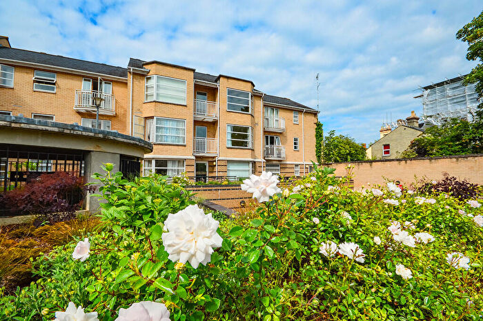 1 Bedroom Apartment For Sale In Petersfield Mansions, Cambridge, CB1