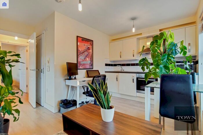 1 Bedroom Flat To Rent In Holloway Road, London, N19