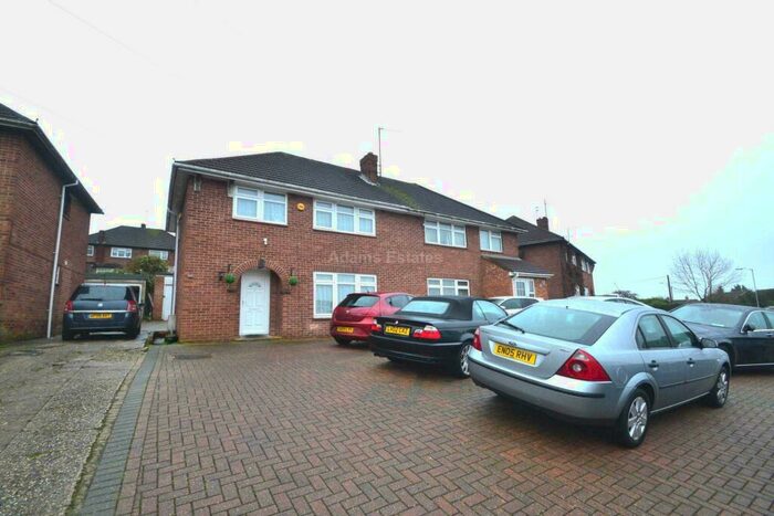 4 Bedroom Semi-Detached House To Rent In Whitley Wood Road, Reading, RG2