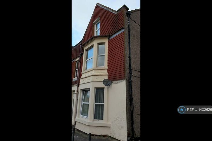 Studio To Rent In Victoria Road, Swindon, SN1