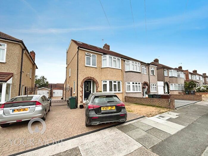 4 Bedroom Semi-Detached House To Rent In Wentworth Drive, Dartford, Kent, DA1