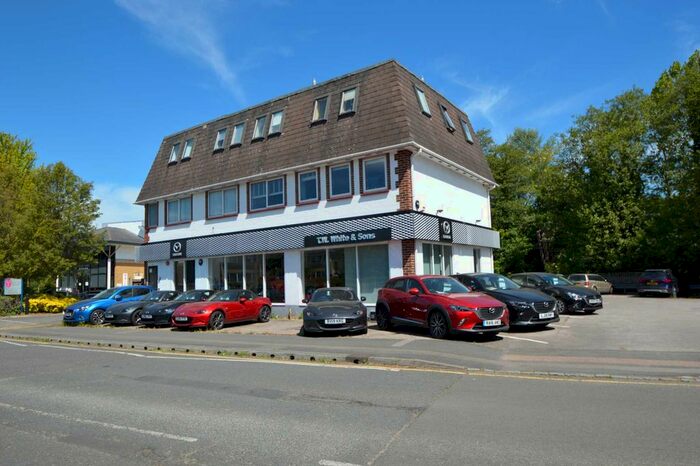 Studio To Rent In Addlestone Road, Addlestone, KT15