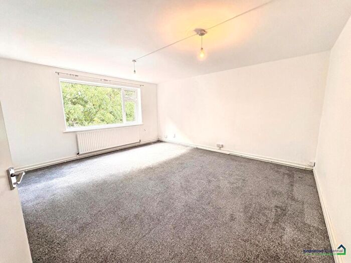 2 Bedroom Apartment To Rent In Dartmeet Court, Nottingham, NG7
