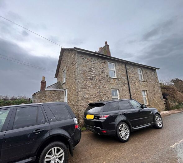 3 Bedroom Semi-Detached House To Rent In North Cliffs, Camborne, TR14