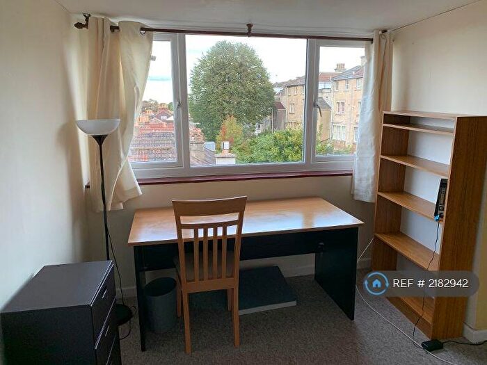 2 Bedroom Flat To Rent In Hampton Road, Bristol, BS6