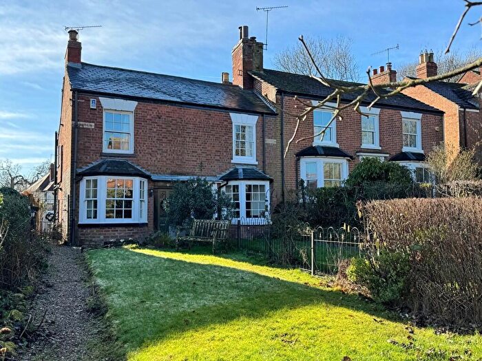 2 Bedroom Cottage For Sale In Castle Road, Kenilworth, CV8