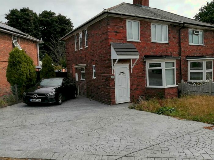 4 Bedroom Semi-Detached House To Rent In Regan Crescent, Erdington, Birmingham, B23