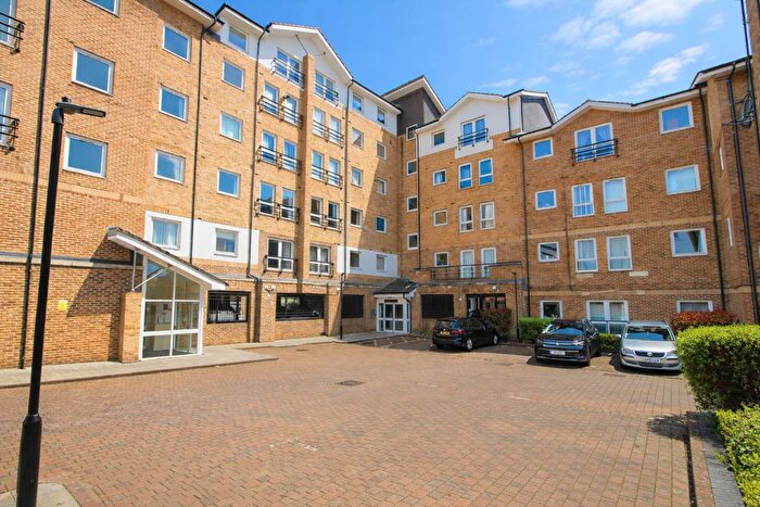 2 Bedroom Flat For Sale In Salisbury House, Melbourne Road, Wallington, SM6