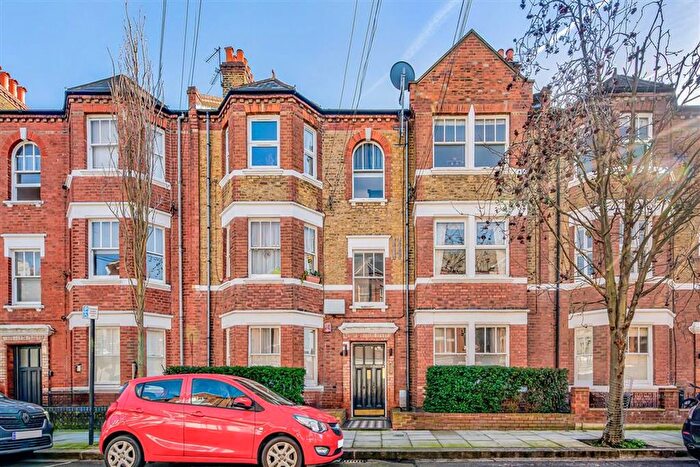 2 Bedroom Flat For Sale In Vera Road, Bishops Park, SW6