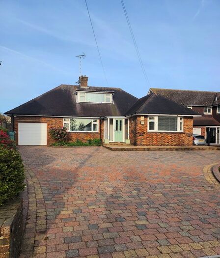 4 Bedroom Detached Bungalow To Rent In Marshall Road, Rainham, ME8
