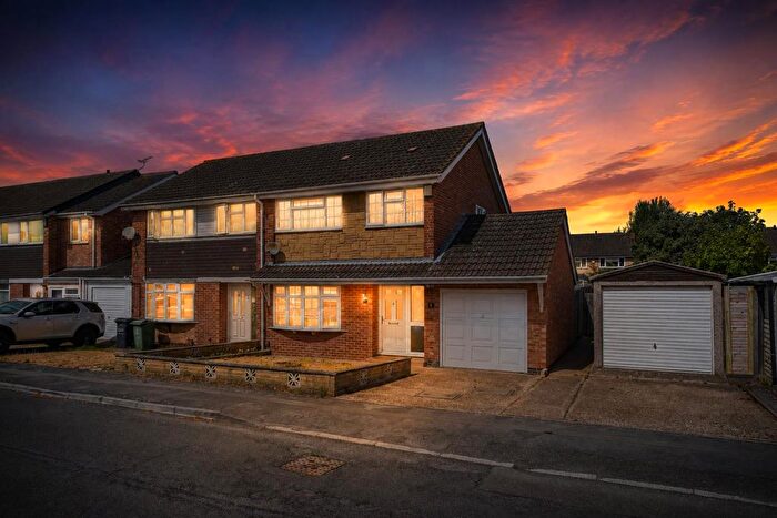 3 Bedroom Semi-Detached House For Sale In Hayward Avenue, Loughborough, LE11