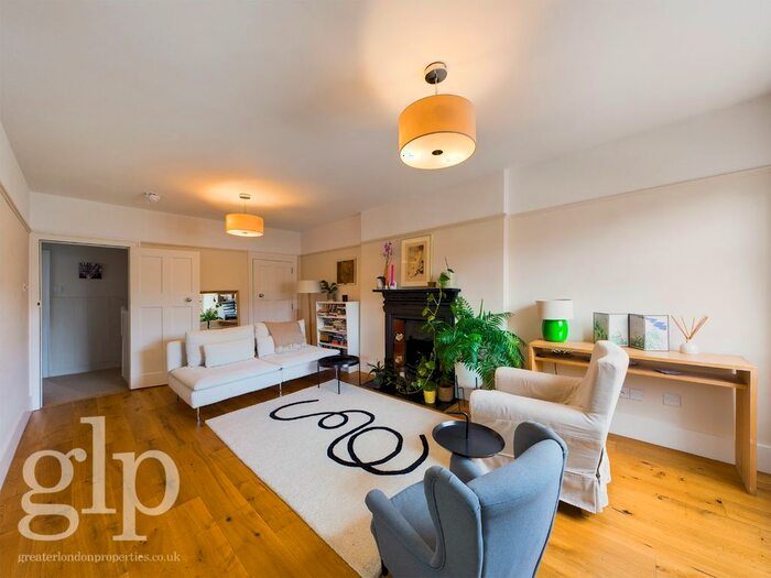 2 Bedroom Flat To Rent In Bedford Place, London, Greater London, WC1B