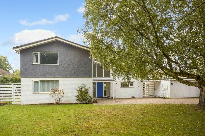 3 Bedroom Detached House To Rent In Uplands Road, CR8