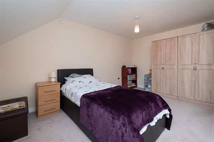 2 Bedroom Property For Sale In Pochard Crescent, Herne Bay, CT6