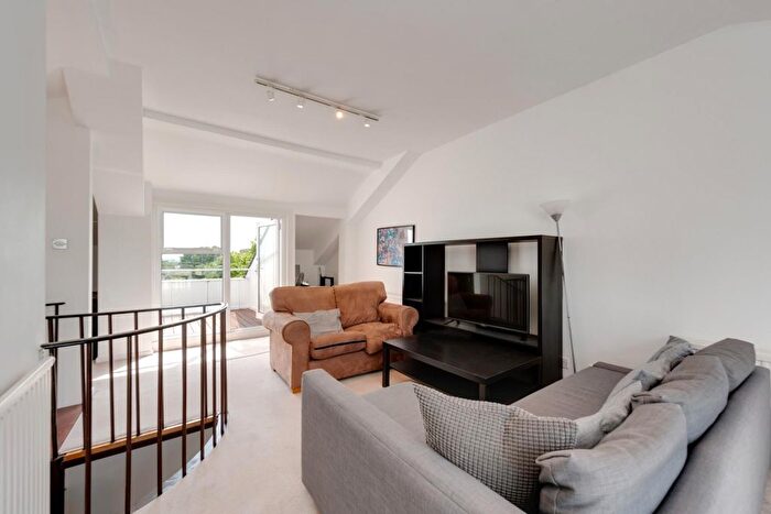 2 Bedroom Flat To Rent In Upper Park Road, Belsize Park, NW3