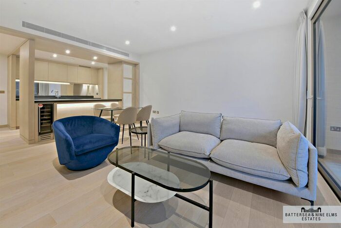 2 Bedroom Flat For Sale In Legacy Building, Embassy Gardens, SW11