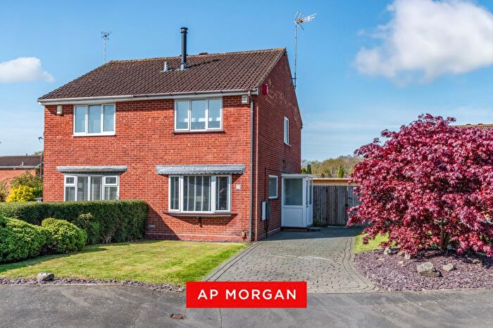 2 Bedroom Semi Detached House For Sale In Illshaw Close, Winyates Green, Redditch, B98