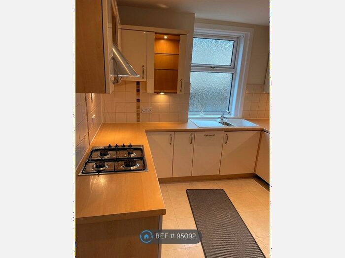 2 Bedroom Flat To Rent In Kethers Street, Motherwell, ML1