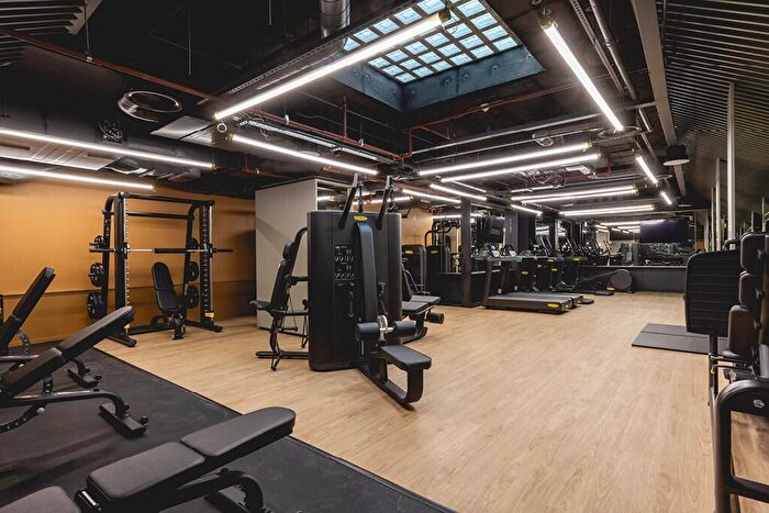 3 Bedroom Apartment To Rent In New England Street, BN1