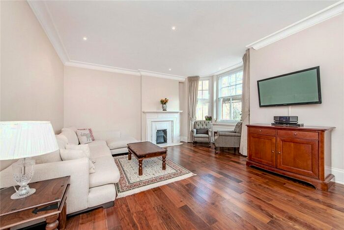 3 Bedroom Flat To Rent In Greycoat Gardens, Greycoat Street, London, SW1P
