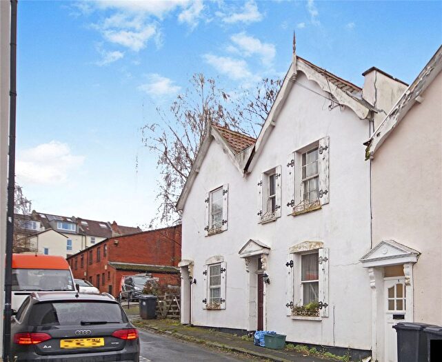 3 Bedroom Terraced House For Sale In Princes Place, Bristol, Somerset, BS7