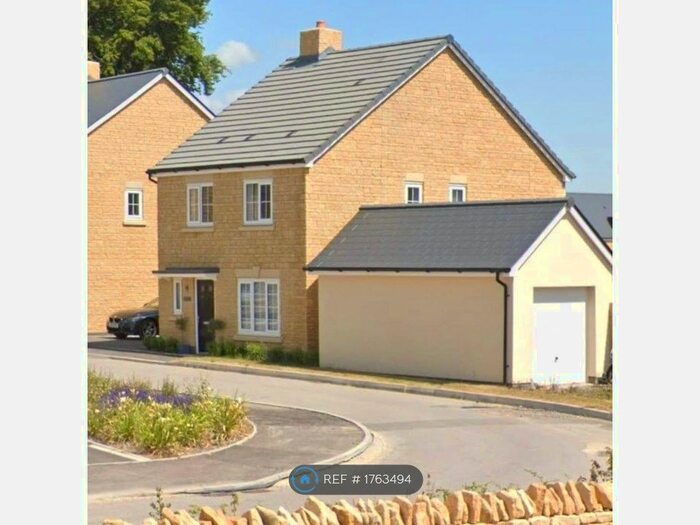 4 Bedroom Detached House To Rent In Sandown Crescent, Corsham, SN13