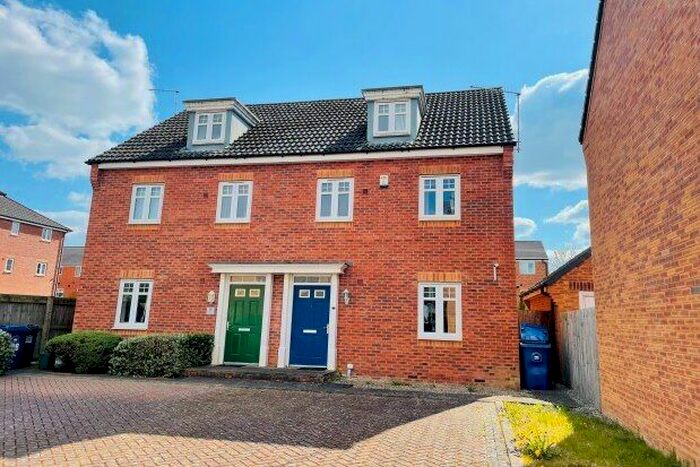 3 Bedroom Property To Rent In Snowgoose Way, Newcastle, ST5