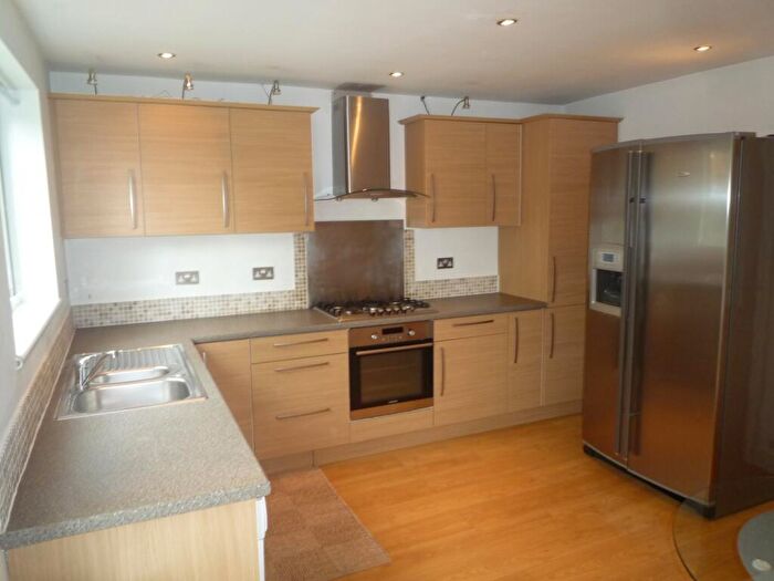 3 Bedroom End Of Terrace House To Rent In Marina Avenue, Beeston, NG9