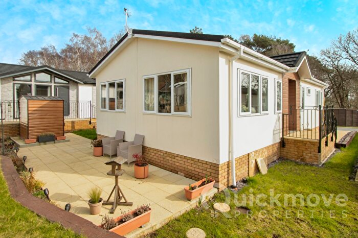 2 Bedroom Park Home For Sale In Poole, Dorset, BH16