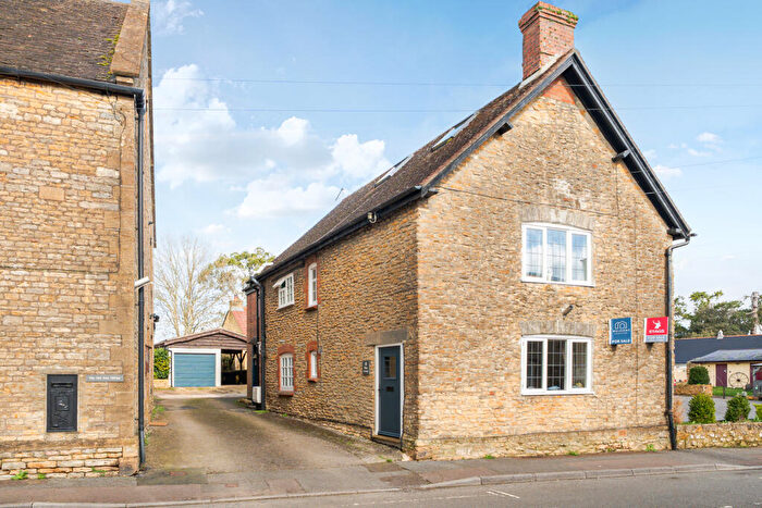 4 Bedroom Semi Detached House For Sale In High Street, Milborne Port ~ Village Location, DT9