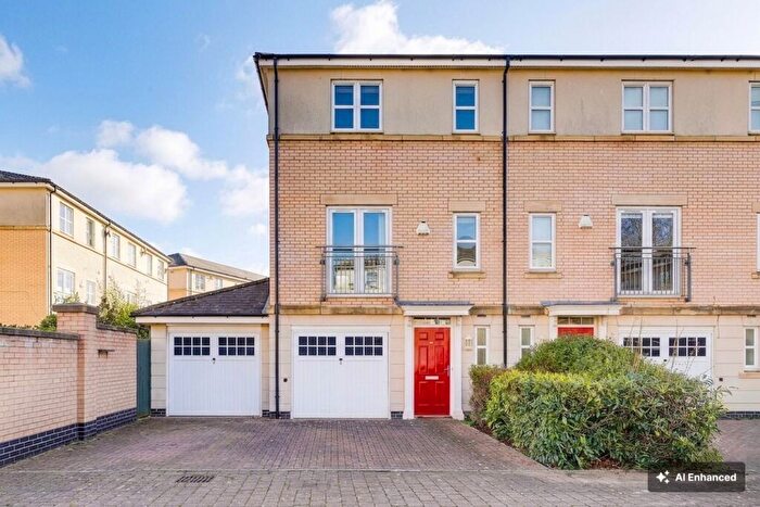 3 Bedroom Terraced House For Sale In Castle Quay Close, Nottingham, NG7