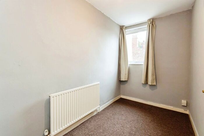 3 Bedroom End Of Terrace House For Sale In St. Stephens Road, Nottingham, NG2