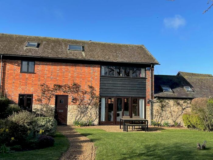 4 Bedroom Semi-Detached House For Sale In Rickyard Barn, Stadhampton, OX44