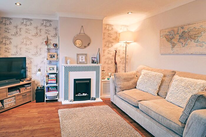 2 Bedroom Terraced House For Sale In Brokes Way, Tunbridge Wells, TN4